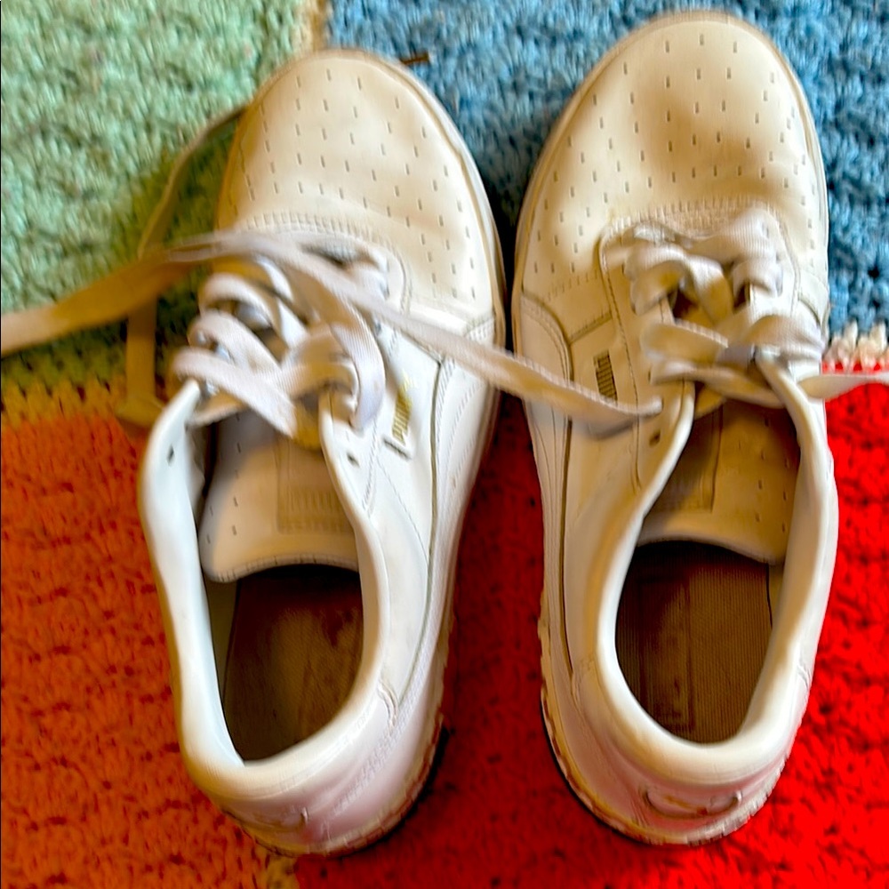 Puma White Athletic Shoes Classic Lace-Up Design